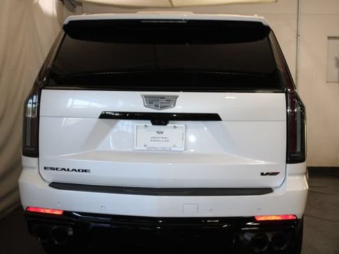 Used 2025 Cadillac Escalade V AWD/4WD image 7