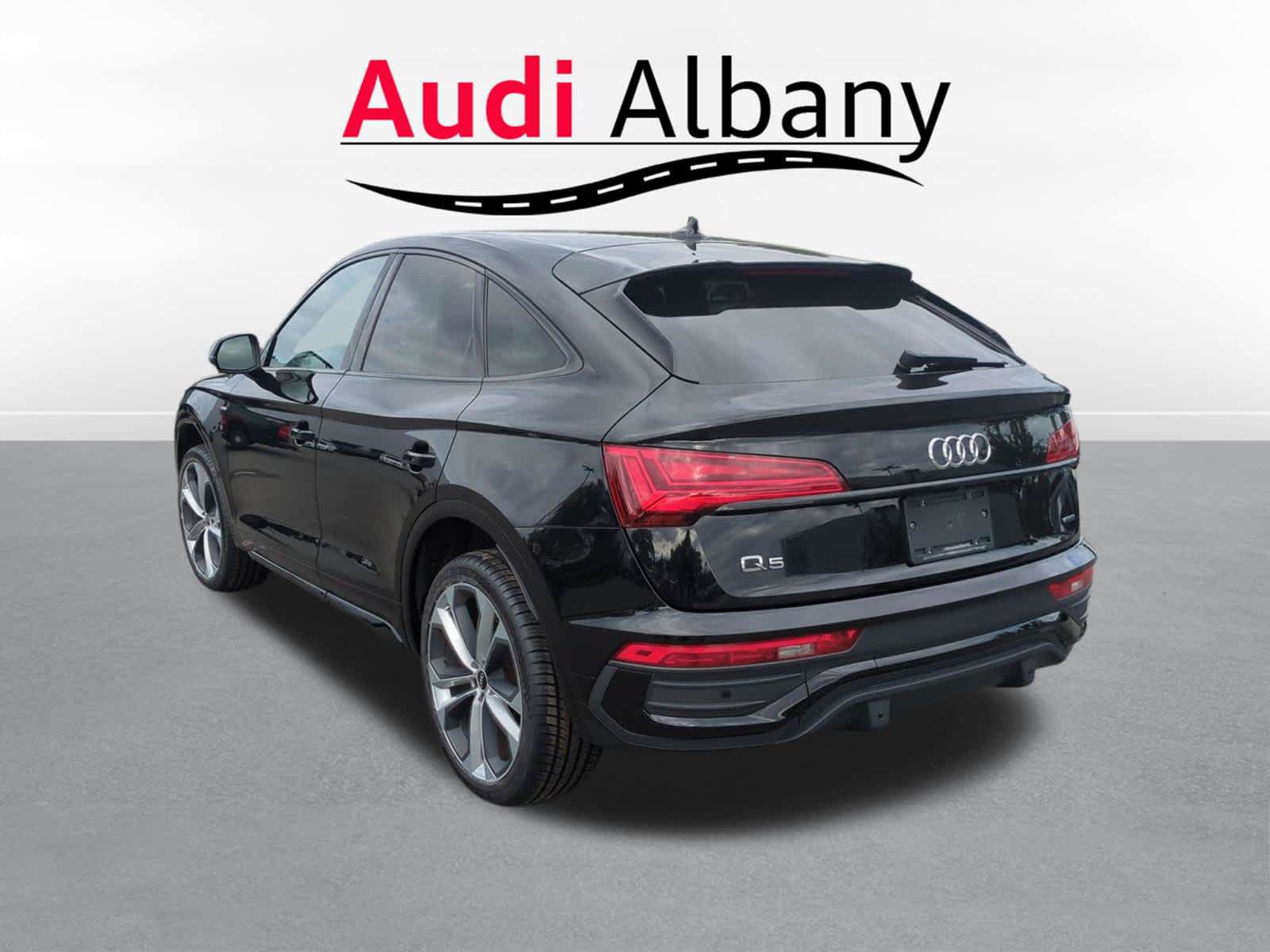 Used 2022 Audi Q5 2.0T Premium Plus w/ Premium Plus Package AWD/4WD image 3