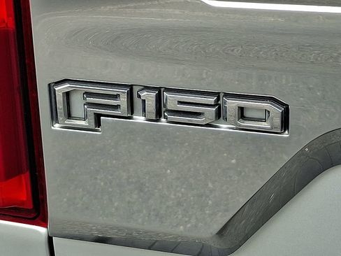Used 2018 Ford F150 Platinum w/ Equipment Group 701A Luxury AWD/4WD image 32