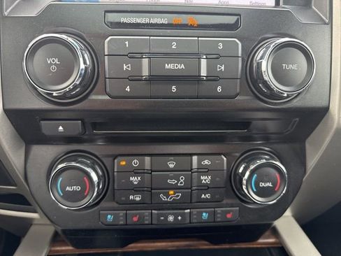 Used 2018 Ford F150 Lariat image 27