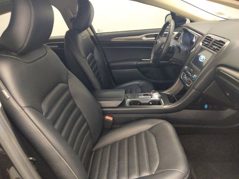 Used 2019 Ford Fusion SEL image 21