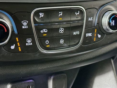 Used 2020 Chevrolet Traverse LT w/ LPO, Floor Liner Package image 19