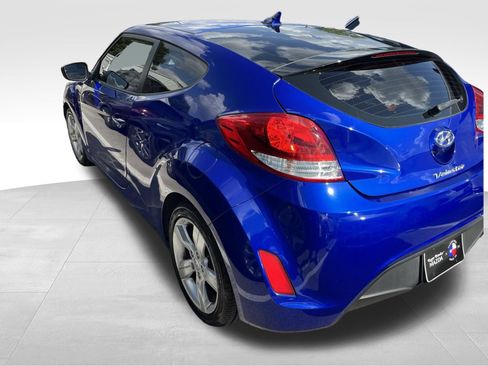 Used 2013 Hyundai Veloster FWD image 8