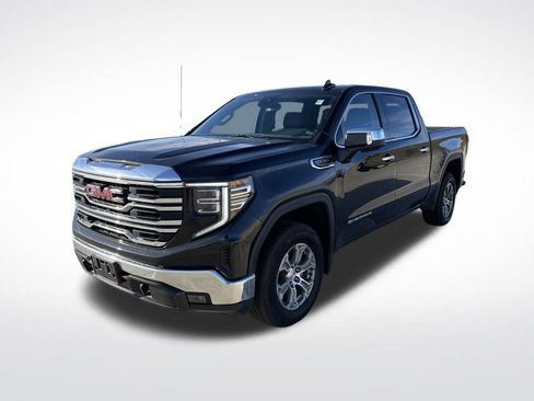 Used 2024 GMC Sierra 1500 SLT image 2