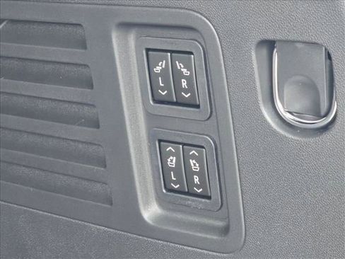 New 2026 Chevrolet Traverse RS image 24