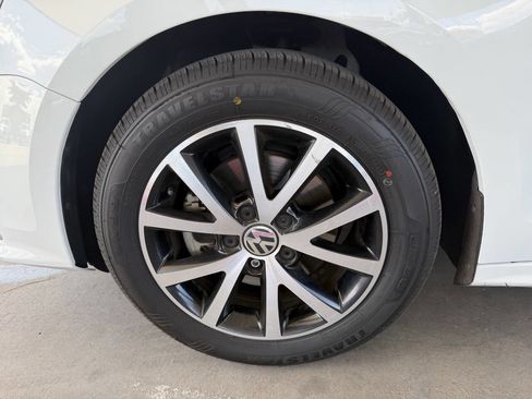 Used 2017 Volkswagen Jetta SE FWD image 21