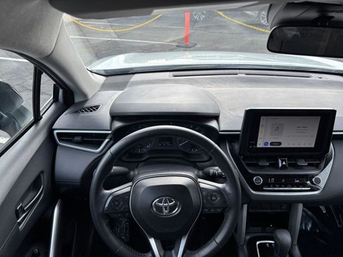 Used 2025 Toyota Corolla Cross LE image 33