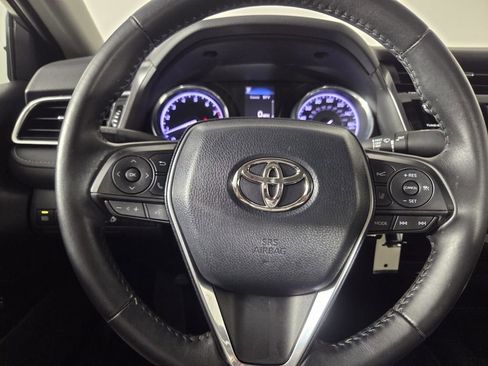 Used 2018 Toyota Camry SE FWD image 16