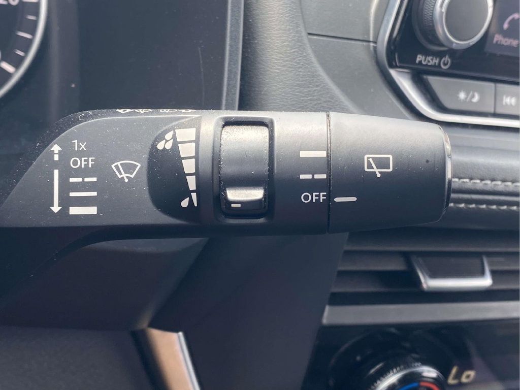 Used 2024 Nissan Rogue SV FWD image 25
