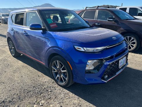 Used 2020 Kia Soul GT-Line FWD image 2