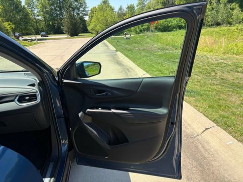 Used 2024 Chevrolet Equinox Premier w/ LPO, Floor Liner Package FWD image 27
