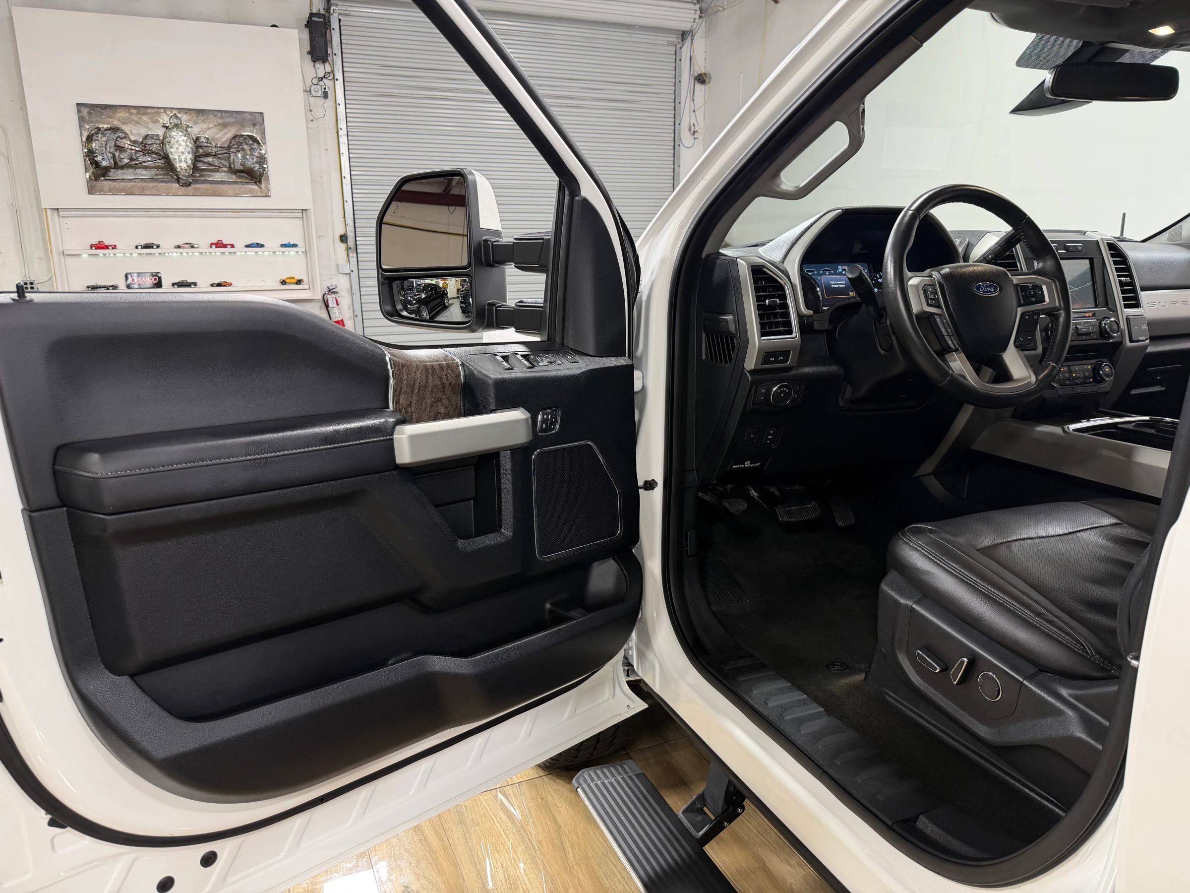 Used 2018 Ford F250 Lariat w/ Lariat Ultimate Package AWD/4WD image 13