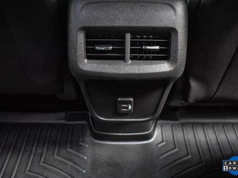 Used 2022 Chevrolet Equinox LT AWD/4WD image 25