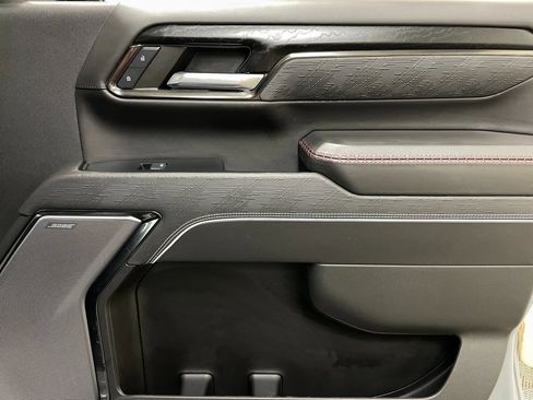 Used 2024 GMC Sierra 2500 AT4X image 46