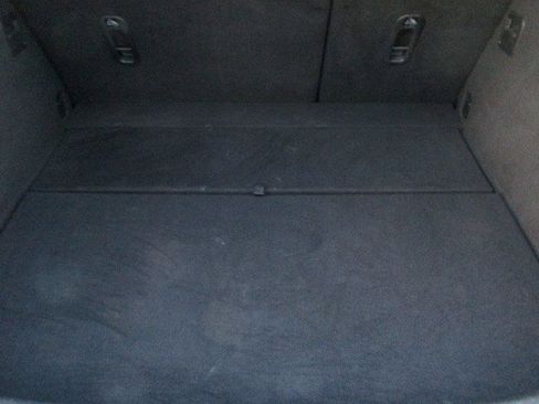 Used 2005 MAZDA MAZDA3 s w/ Moonroof & 6-CD Pkg image 25