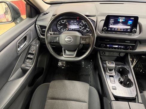 Used 2025 Nissan Rogue SV FWD image 36