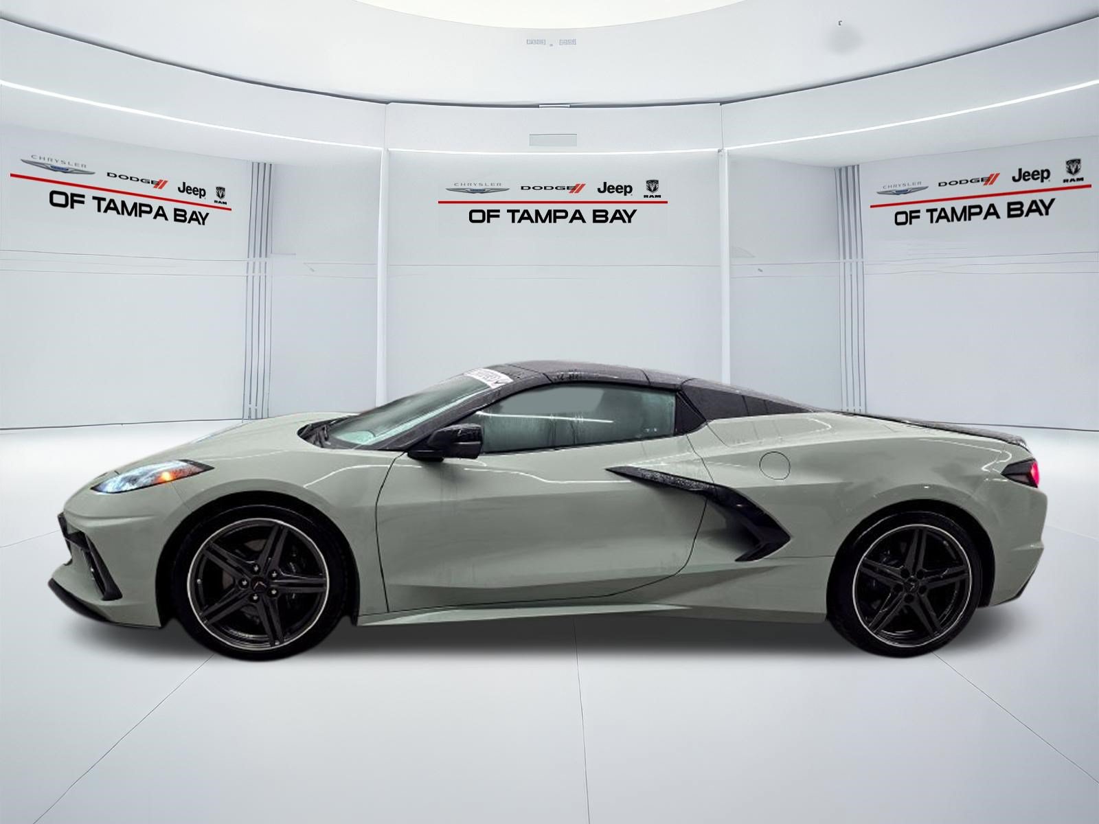 Used 2024 Chevrolet Corvette Stingray Preferred Conv w/ Stealth Interior Trim Package RWD image 3