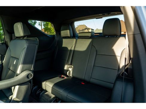 Used 2026 Chevrolet Traverse LT w/ Sun and Wheel Package FWD image 16