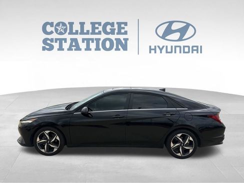 Used 2022 Hyundai Elantra Limited w/ Cargo Package image 9