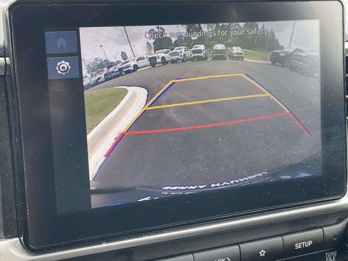 Used 2024 Hyundai Venue SEL FWD image 16