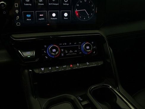 Used 2024 GMC Sierra 3500 AT4 w/ AT4 Premium Plus Package image 40