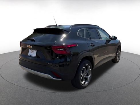Used 2025 Chevrolet Trax LT FWD image 14