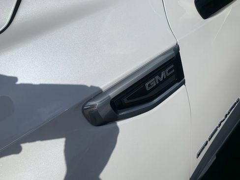 Used 2023 GMC Yukon XL Denali image 3