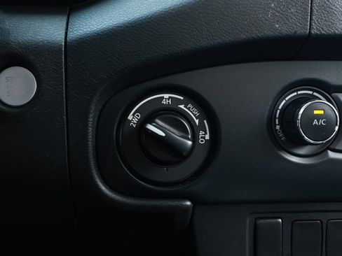 Used 2022 Nissan Frontier SV AWD/4WD image 20