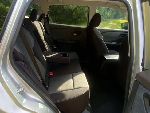 Used 2023 Nissan Rogue SV FWD image 32