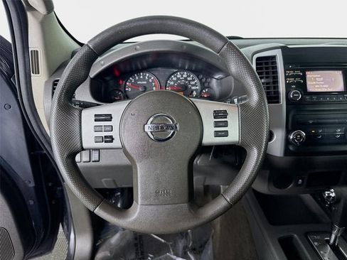 Used 2013 Nissan Frontier SV RWD image 12