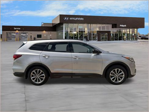 Used 2019 Hyundai Santa Fe XL SE image 8