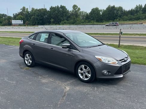 Used 2012 Ford Focus SEL FWD image 7