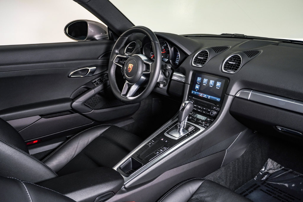 Used 2021 Porsche 718 Cayman RWD image 14
