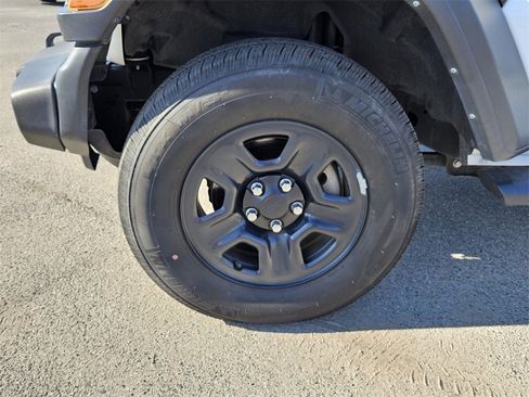 Used 2023 Jeep Wrangler Sport image 9