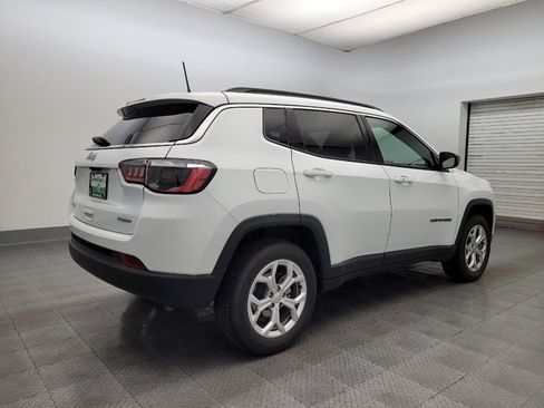 Used 2024 Jeep Compass Latitude image 10