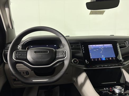 Used 2022 Jeep Wagoneer Series I image 13