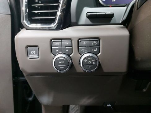 New 2026 GMC Sierra 3500 Denali w/ Denali Reserve Package image 27