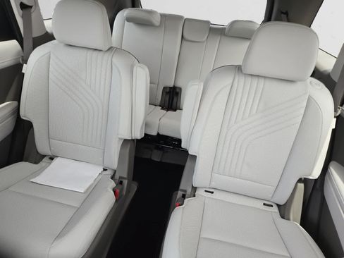 Used 2026 Hyundai Palisade SEL FWD image 13