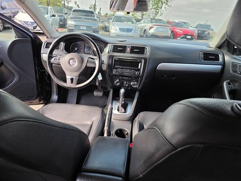 Used 2014 Volkswagen Jetta SE FWD image 30