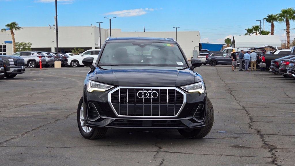 Used 2024 Audi Q3 2.0T Premium AWD/4WD image 2