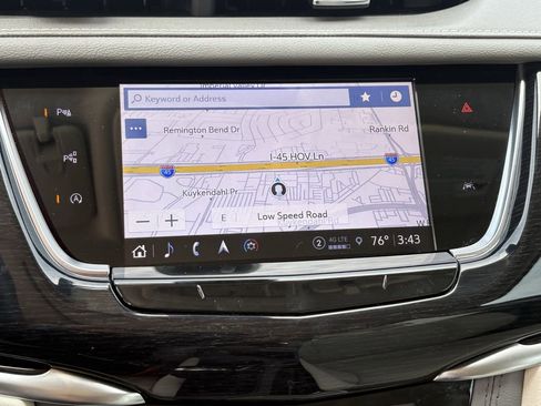 Used 2024 Cadillac XT6 Premium Luxury w/ Technology Package FWD image 19