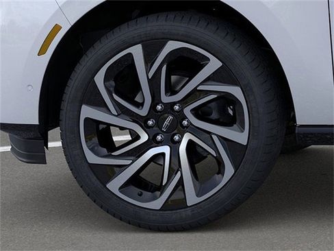New 2026 Lincoln Navigator L Reserve AWD/4WD image 19