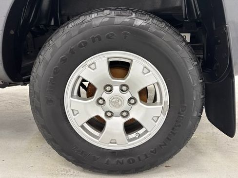 Used 2015 Toyota Tacoma 4x4 Double Cab w/ SR5 Package image 32