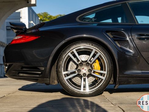 Used 2010 Porsche 911 Turbo AWD/4WD image 23