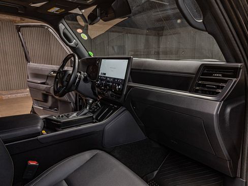 Used 2025 Lexus GX 550 AWD/4WD image 15