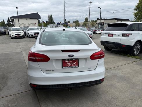 Used 2016 Ford Focus SE FWD image 6
