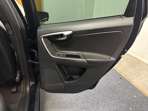 Used 2016 Volvo XC60 T6 image 14