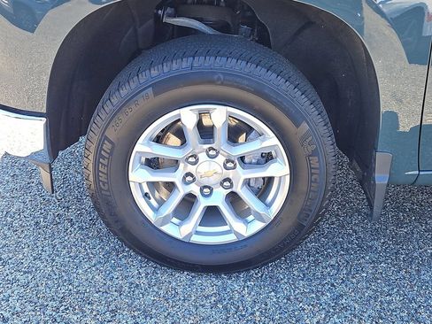 Used 2025 Chevrolet Silverado 1500 LT AWD/4WD image 7