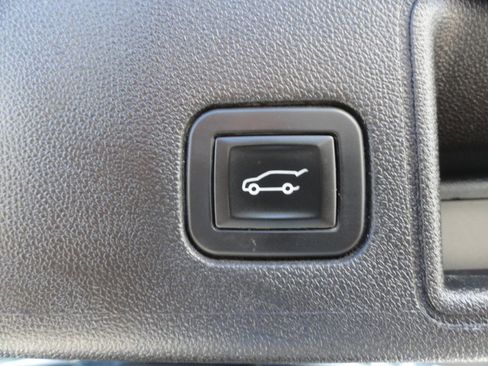 Used 2019 GMC Terrain SLT w/ Preferred Package FWD image 24