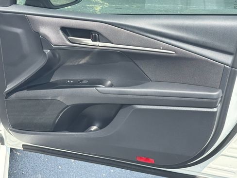 Used 2025 Toyota Camry LE FWD image 13